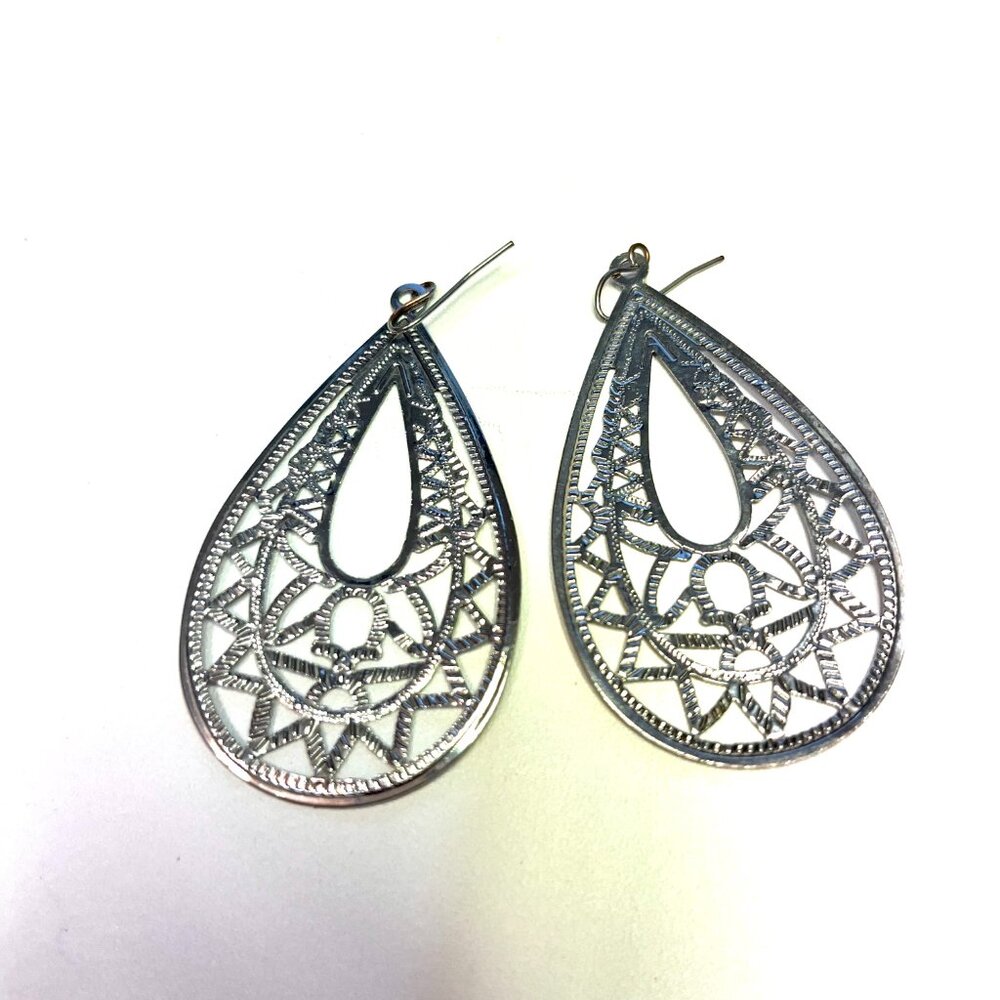 Silver Tone Dangle Tear Drop Filigree Earrings